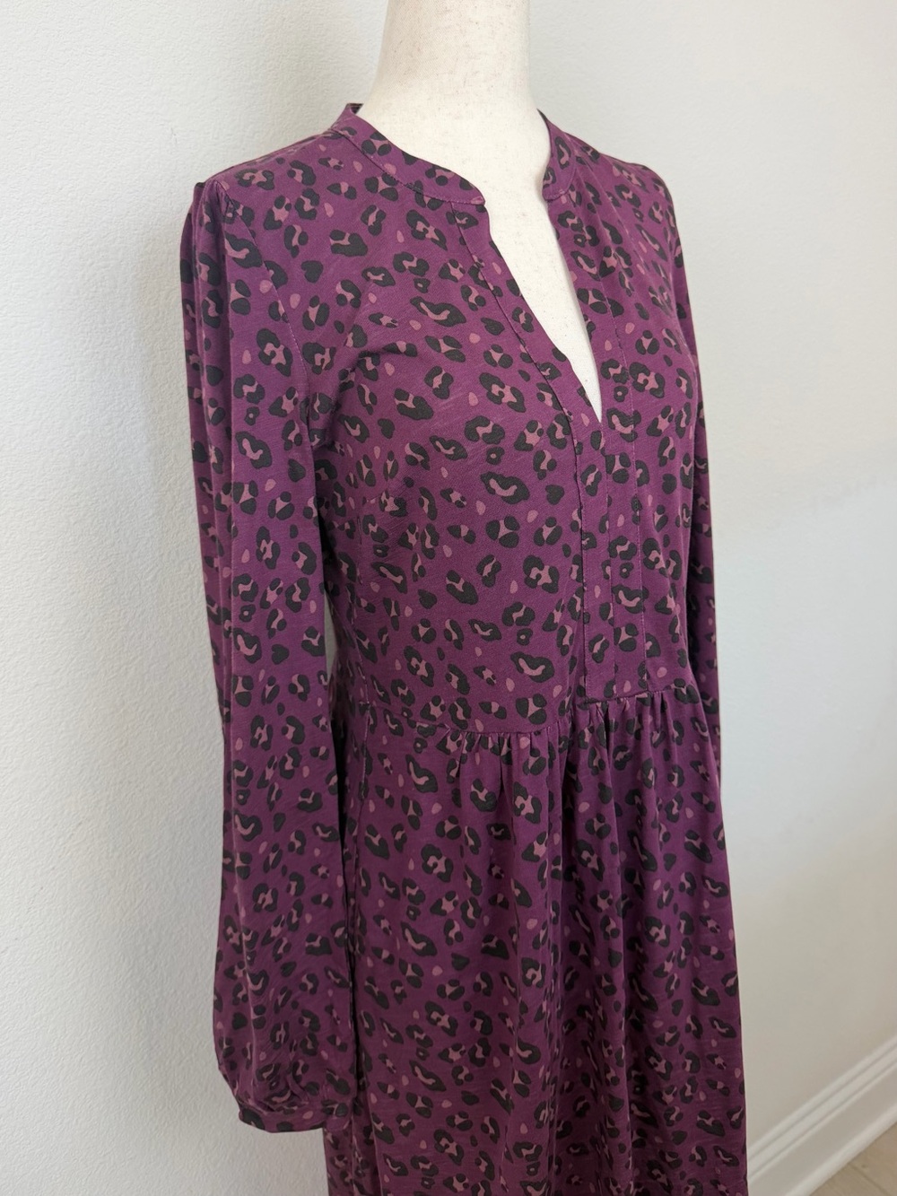 Boden Naomi Relaxed Jersey Dress in Prune Leopard Spots Size 6 Long - Picture 8 of 15